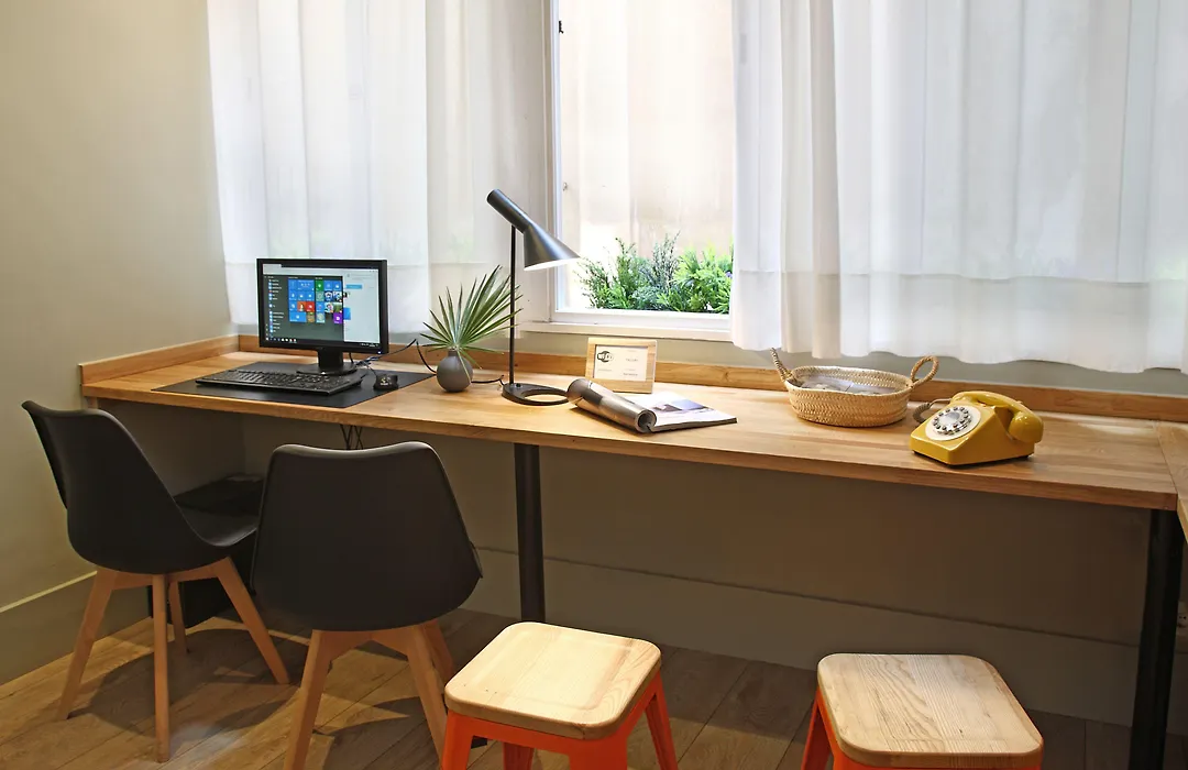 Chic&Basic Tallers Hostal-1