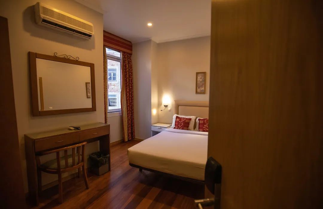 Grande Pensao Residencial Alcobia-1
