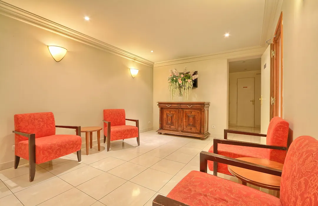 121 Paris Hotel-1