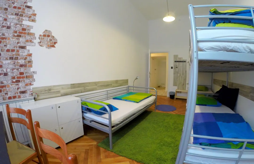 Friends Hostel & Apartments-1