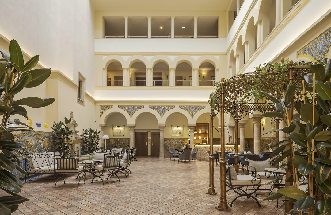 Hotel Ilunion Mérida Palace-1
