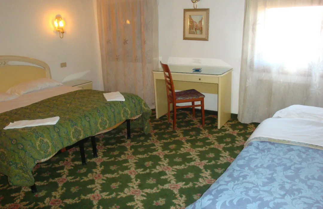 Hotel Casa Linger-1