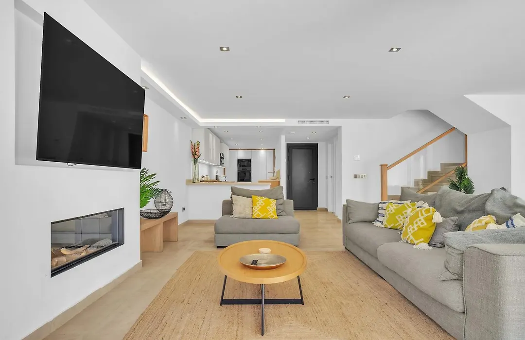 Casa Adriana - Marbellamar Modern Townhouse By Finest Rentals-1
