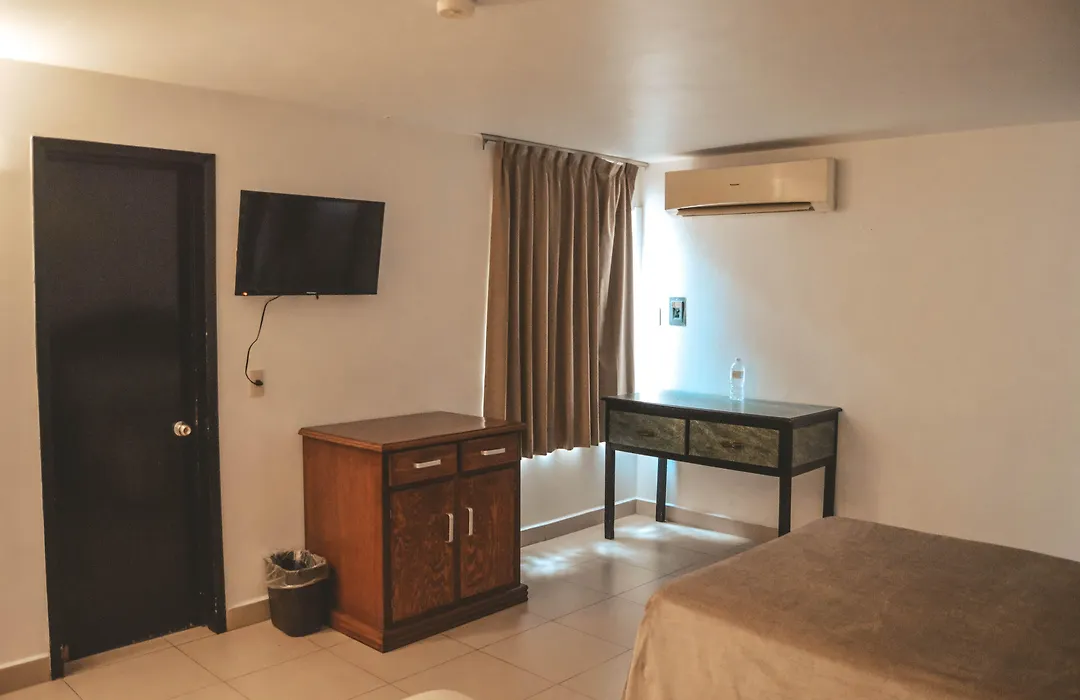 Hotel Latino-1