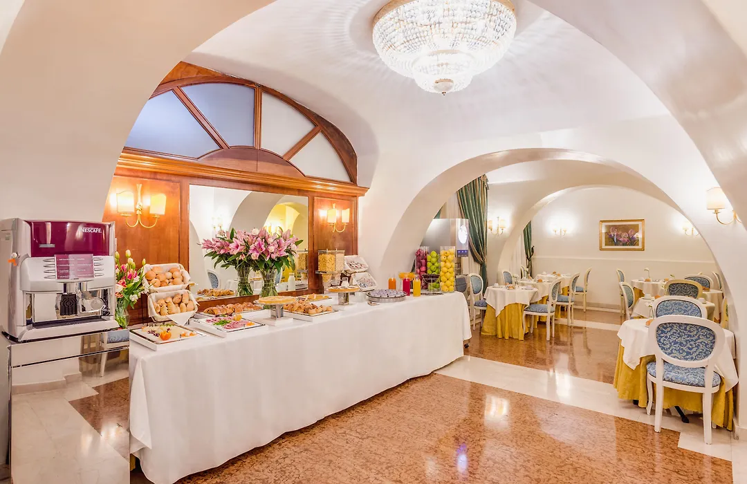 Raeli Hotel Floridia-1