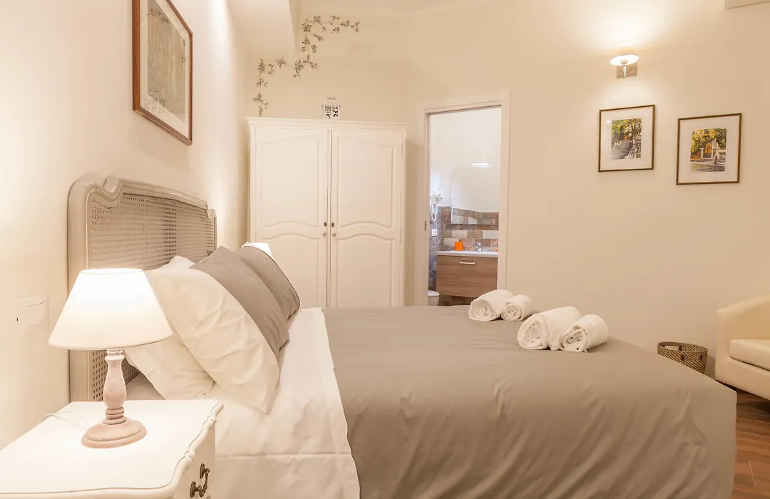 Donna Margherita Rome Suite & Rooms-1