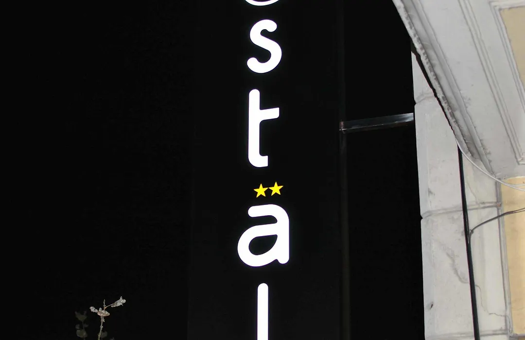 Happy Hostal Carrales-1