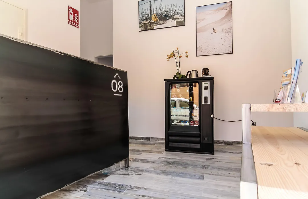 8 Rooms Tarifa-1