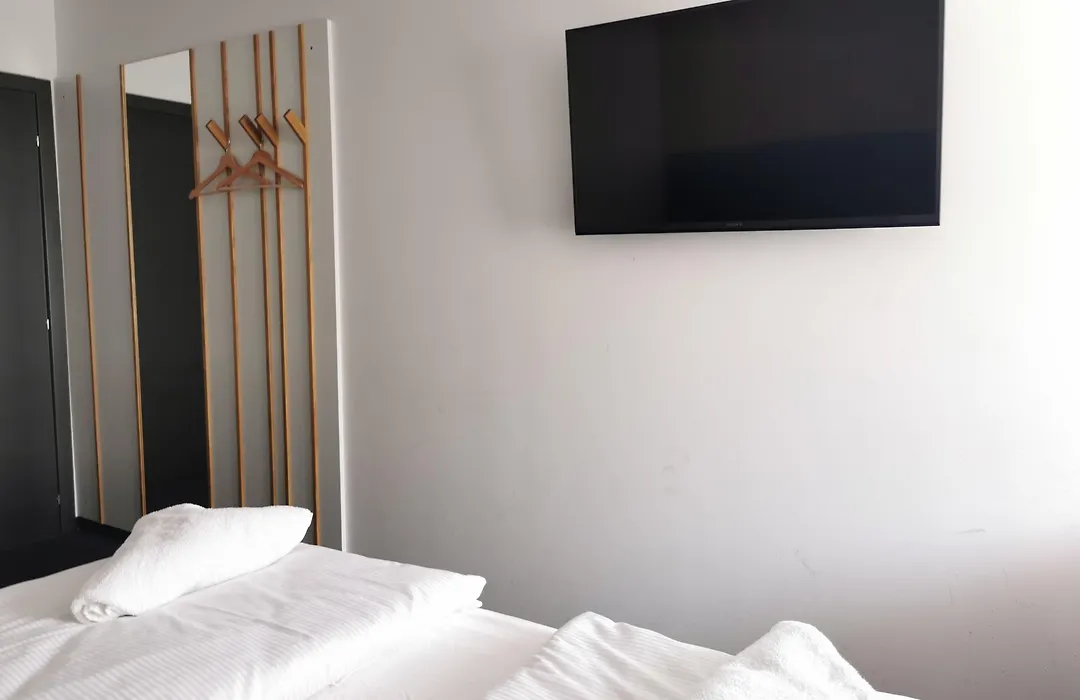 Cha Cha Rooms-1