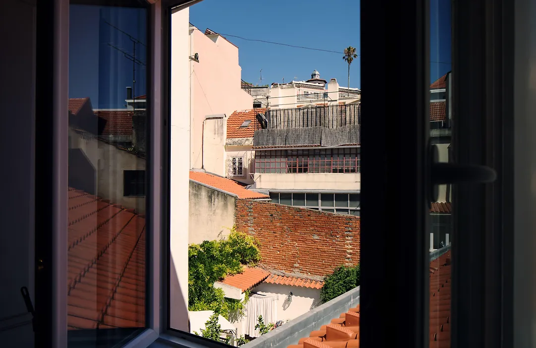 Lisbon Calling Rooms & Studio-1