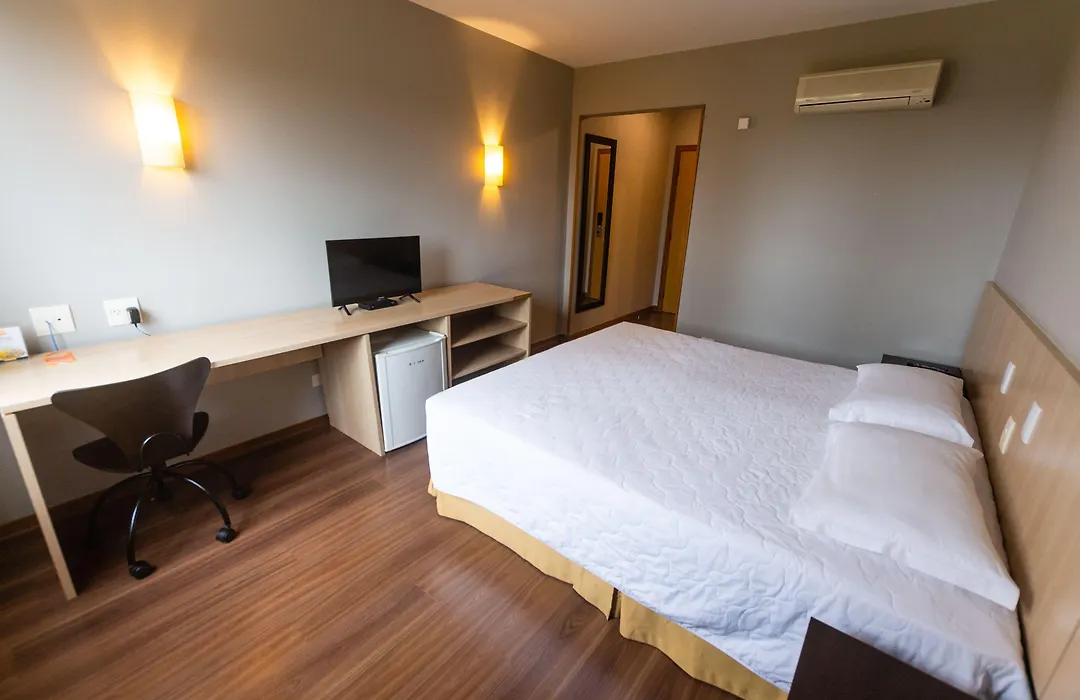 Hotel Campo Largo Express-1
