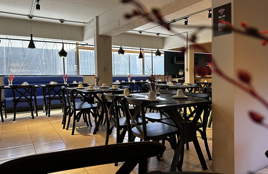 Luzzy Hotel-1