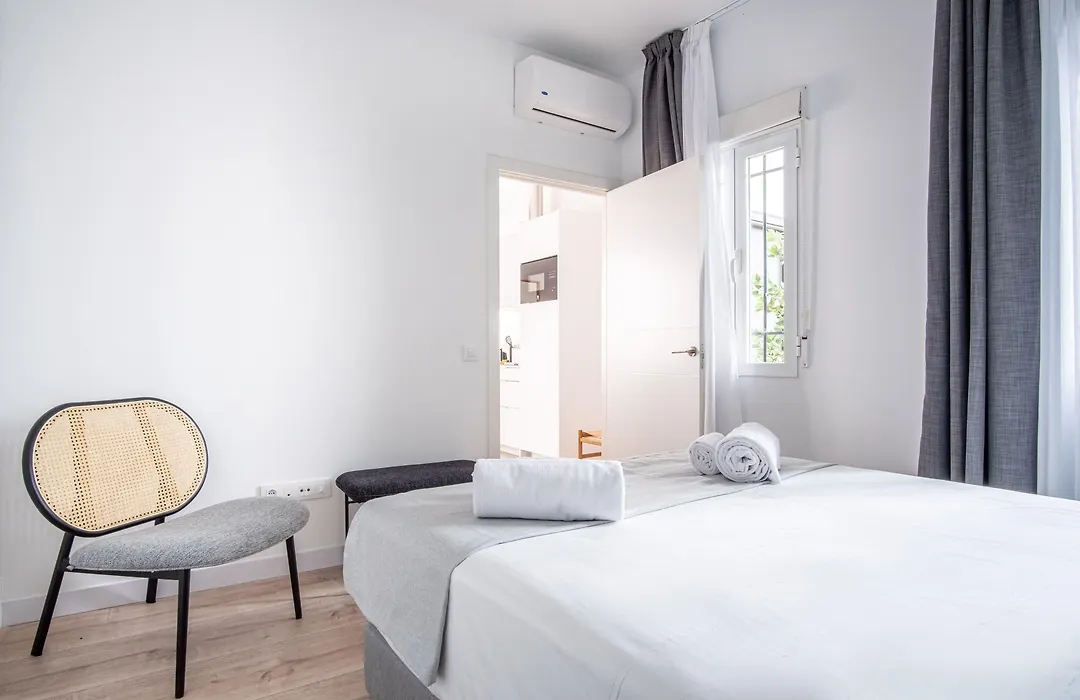 limehome Madrid Calle Ave María-1