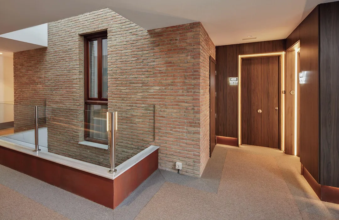 Sercotel Granada Suites-1