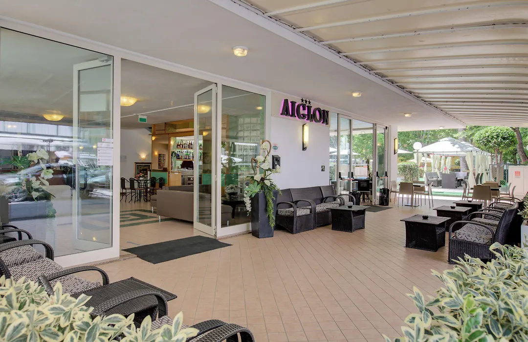 Hotel Aiglon-1