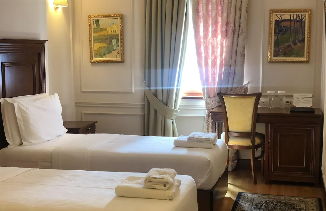 Hotel Opera-1