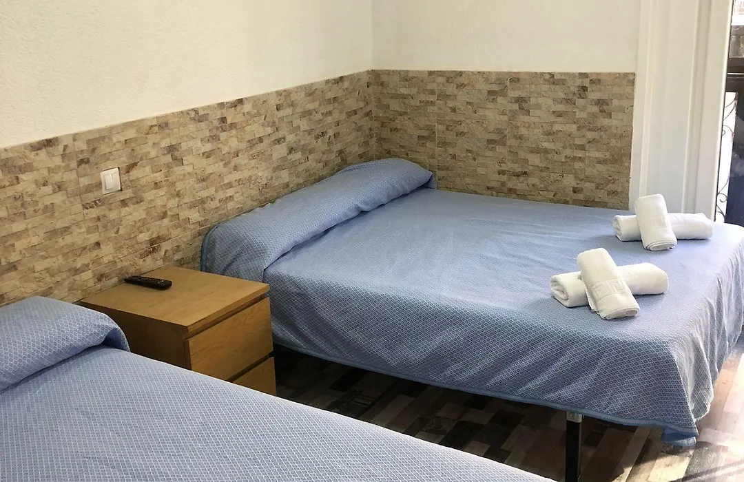 HOSTAL Noche y Dia-1