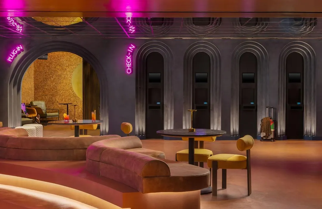 Moxy London Piccadilly Circus-1