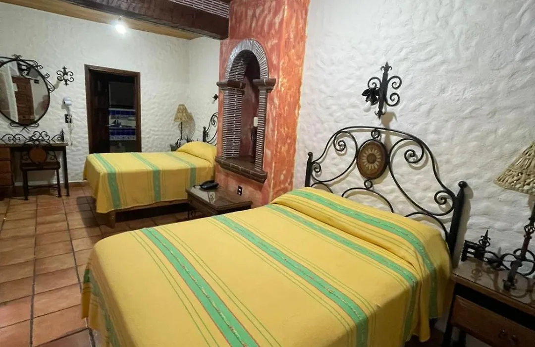 Hotel Los Escudos-1
