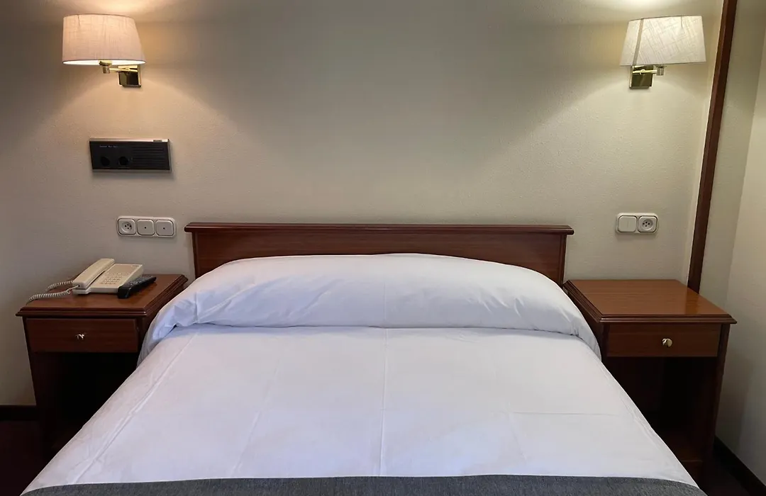 Hotel Capital de Galicia-1