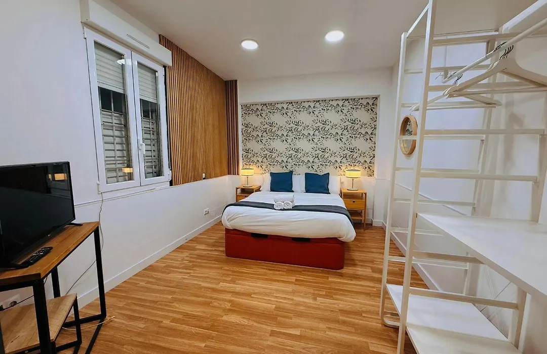 Hola Rooms-1
