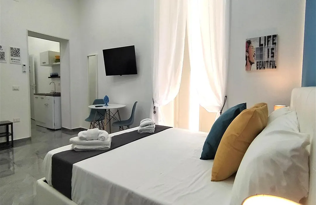 Track 60 - Private Rooms Garibaldi-1