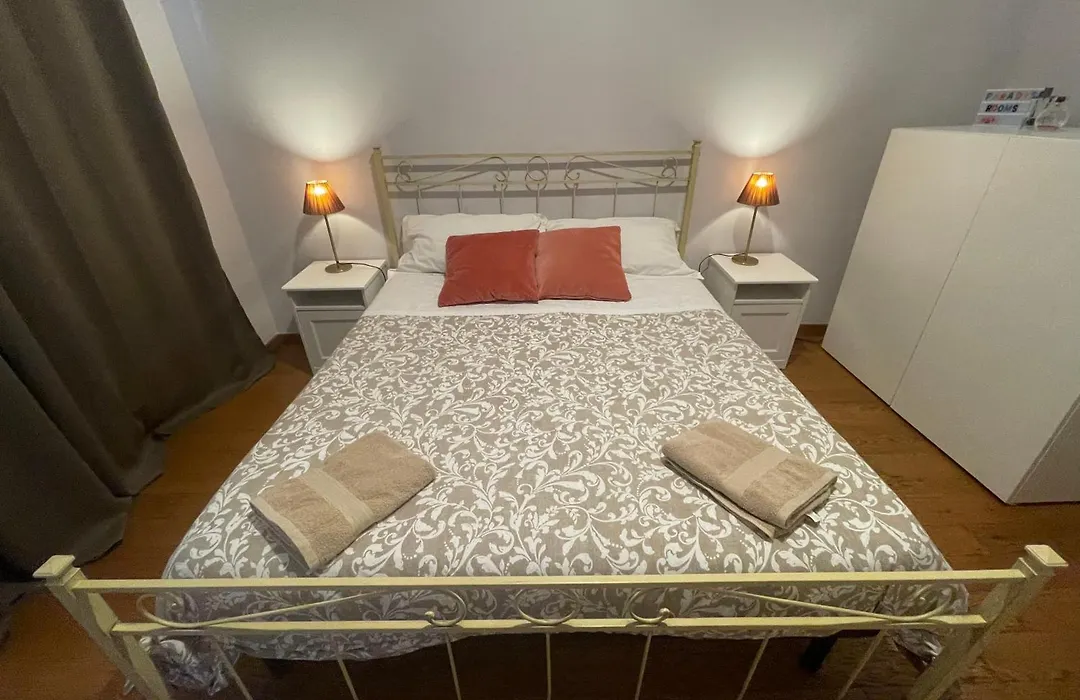 Paradise Suites - Brignole Station - Best Price Rooms - Always Open-1