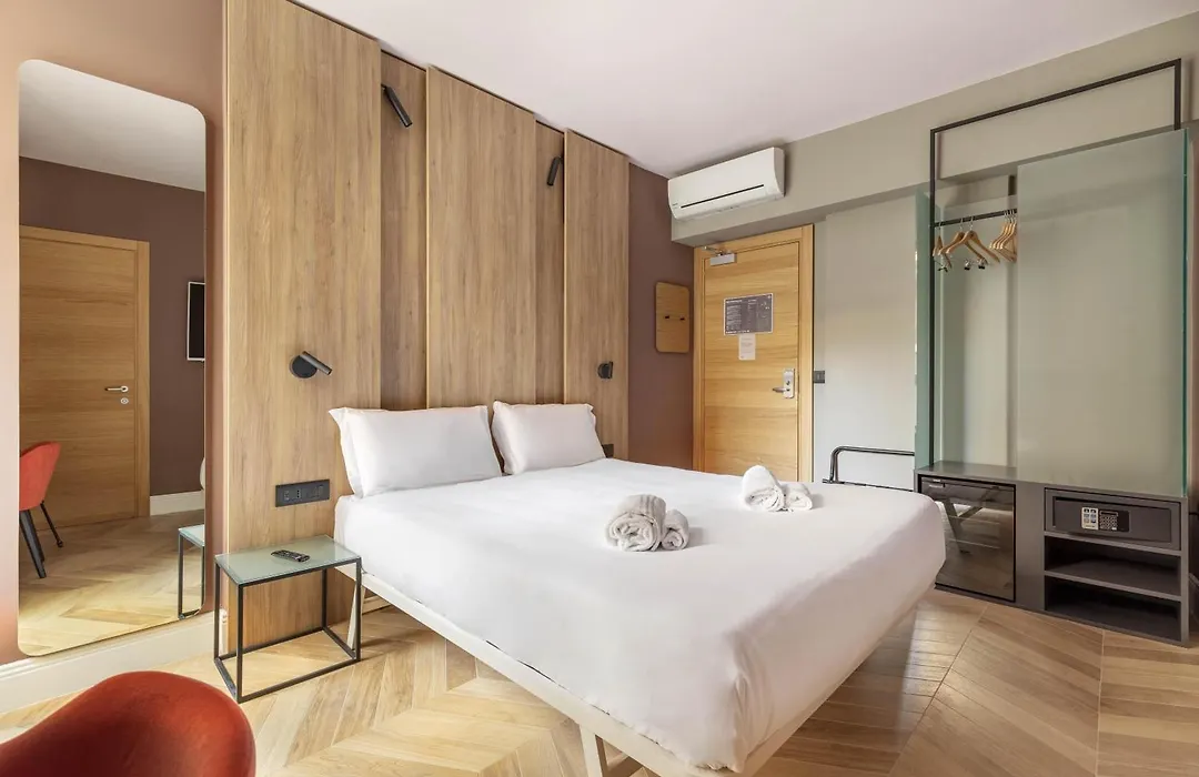 B&B Hotel Genova City Center-1