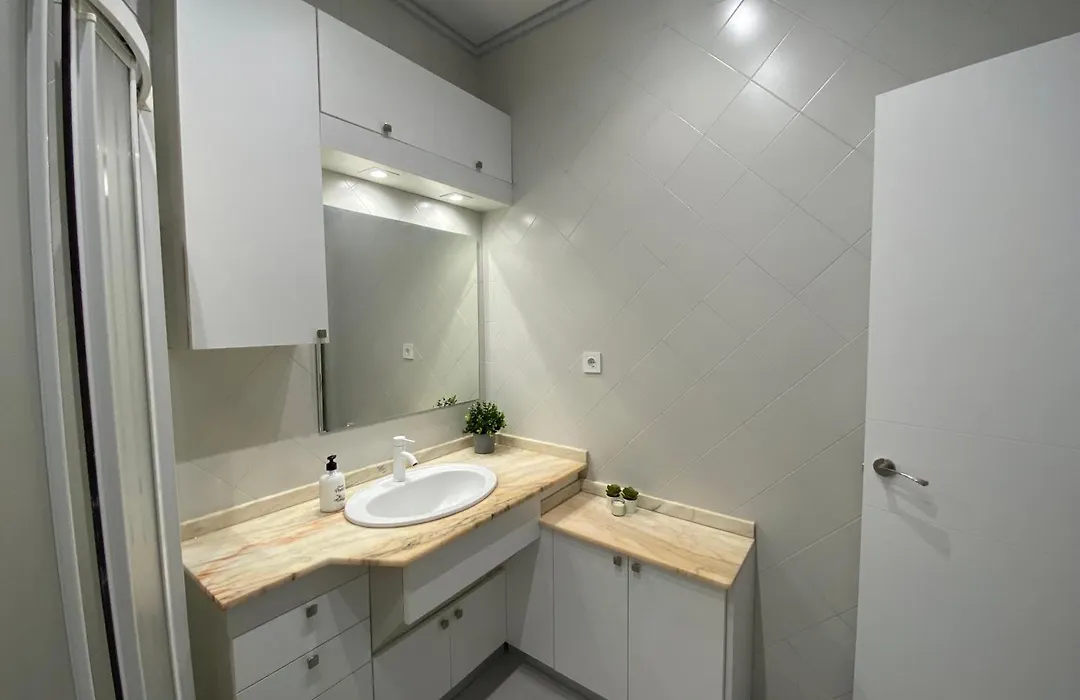 Santa Engracia Street, Private rooms-1