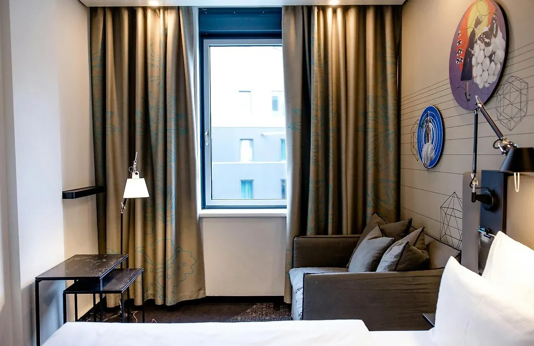 Motel One Wien-Westbahnhof-1