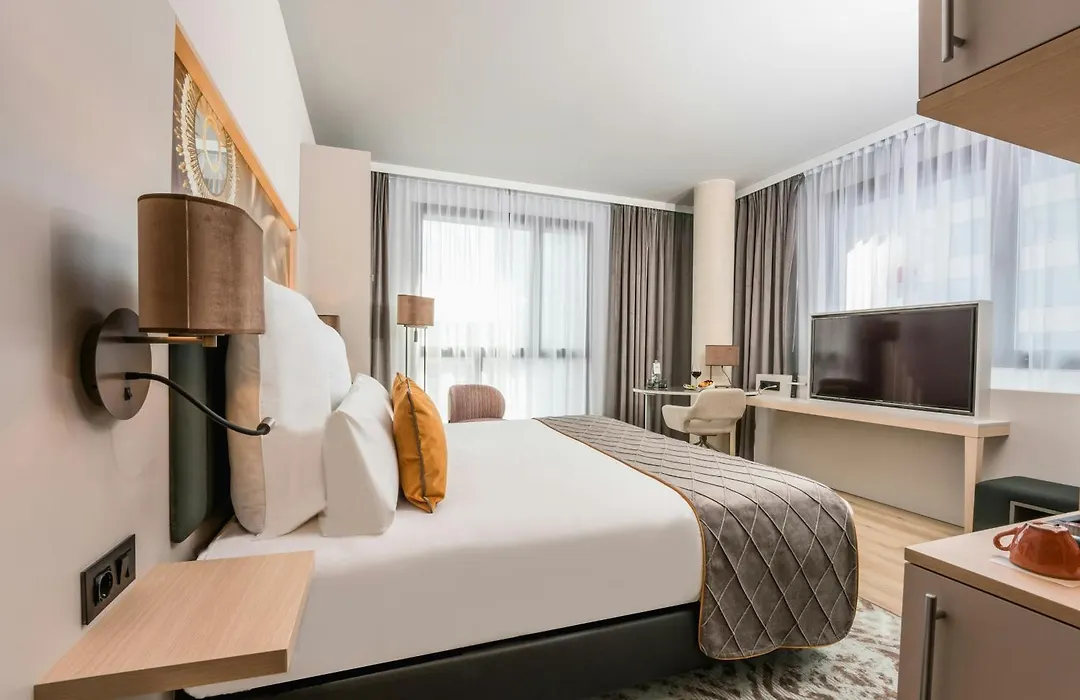 Leonardo Royal Hotel Barcelona Fira-1