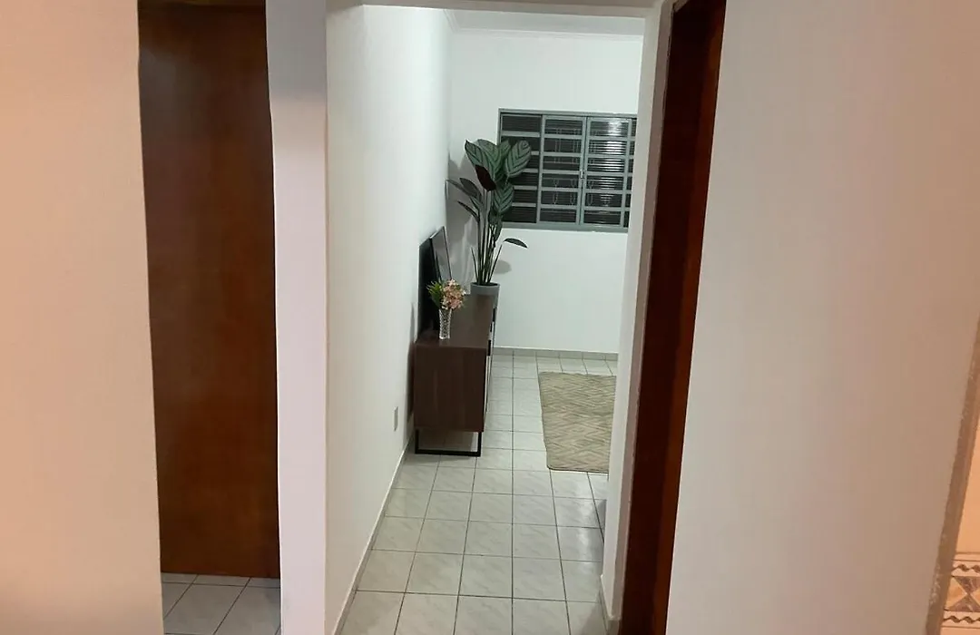 Seu refúgio com três quartos e garagem gigante-1