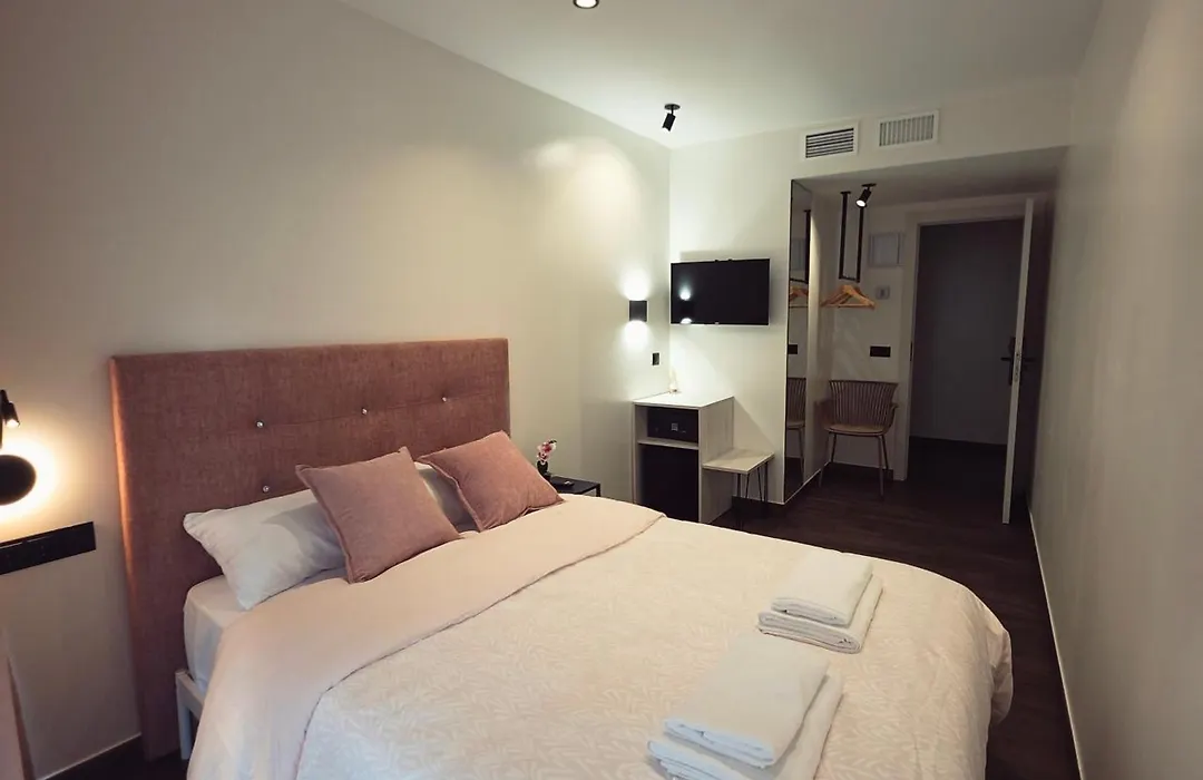 Pension Oasis Alicante-1