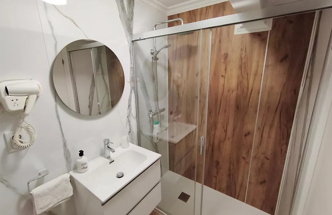 Hostal Lucy-1