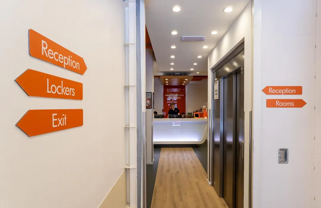 Easyhotel Amsterdam City Centre South-1