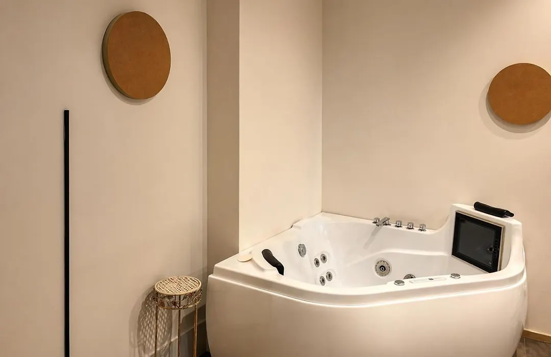 madrid central gran via Suites-1