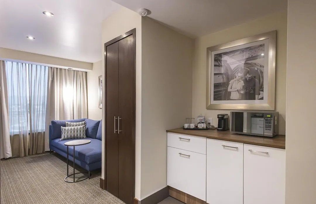 Hampton Inn By Hilton Leon-1