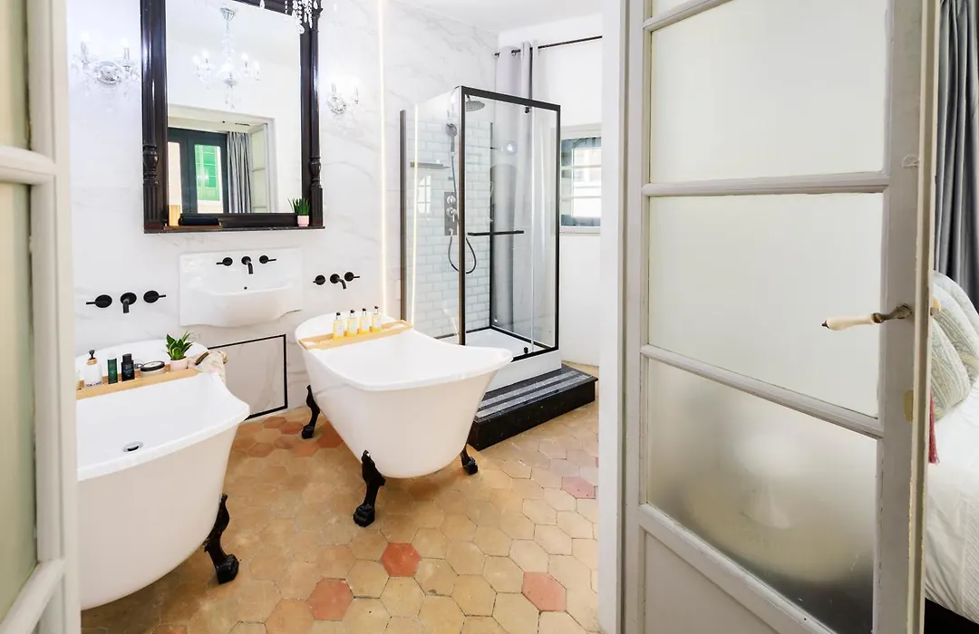 Dog Admiral - Urban Guest House-1