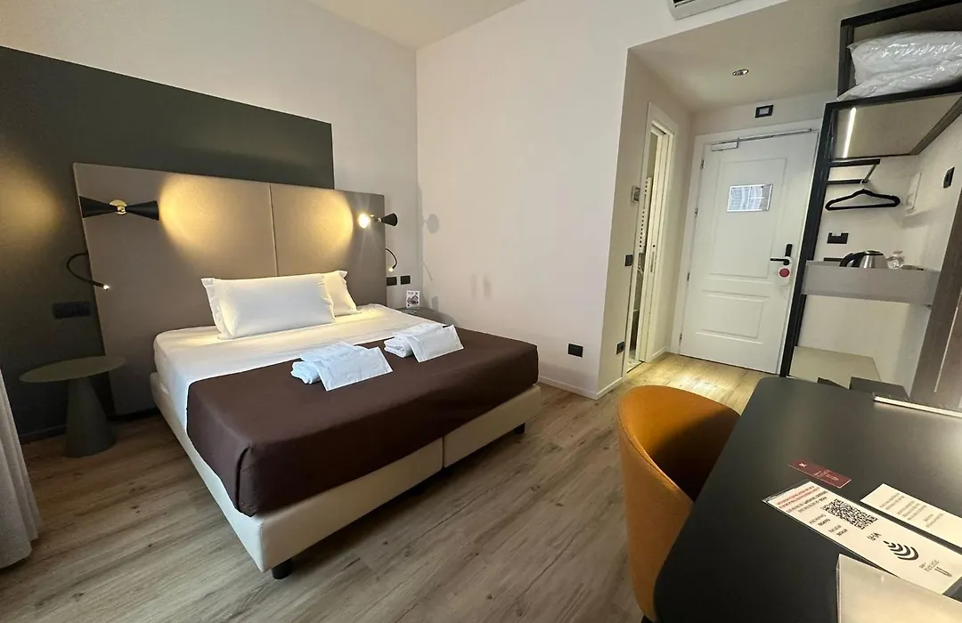 Hotel Porta Pia-1