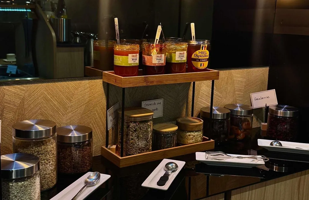 Mercure Paris Arc De Triomphe Wagram-1