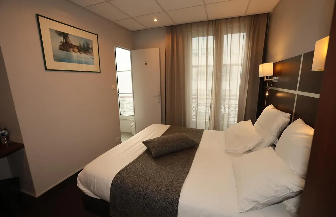 Hotel Des Trois Gares-1