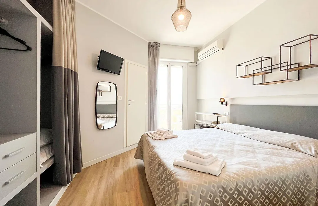 Hotel Brig Fronte Mare Nuova Gestione-1