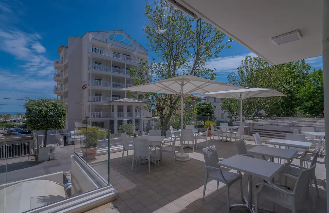 Hotel Constellation-1