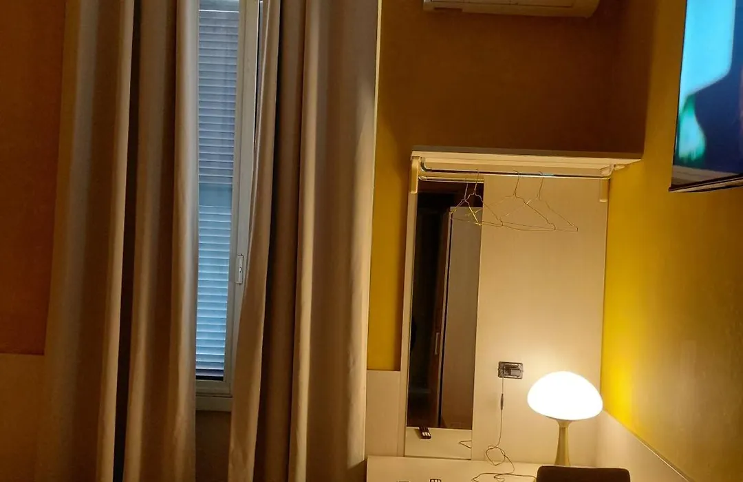 Guest House Hola Roma-1