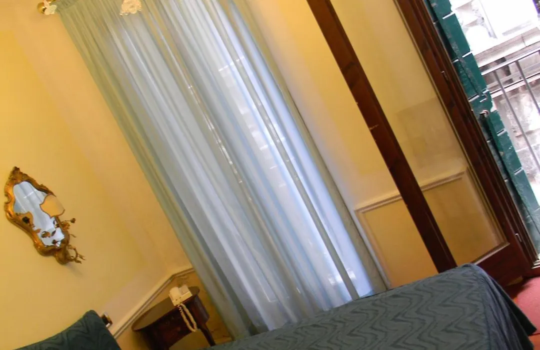 Hotel Pantalon-1