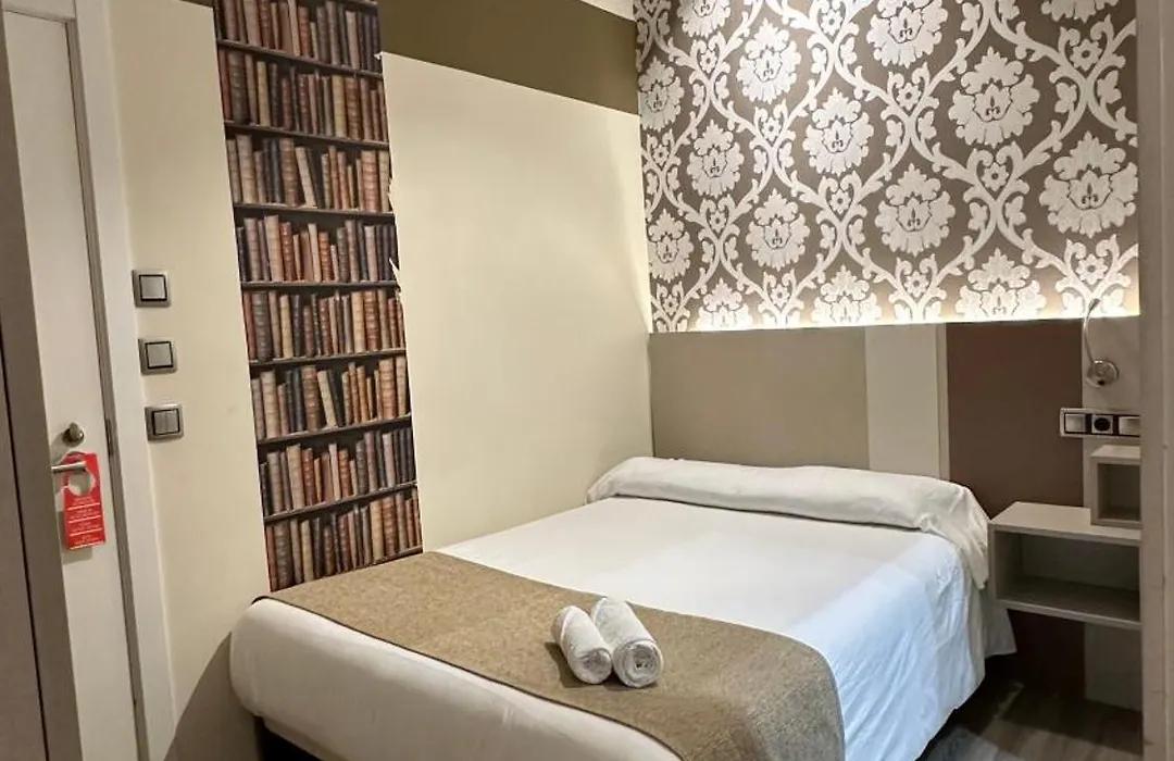 Hostal Atocha Almudena Martín-1