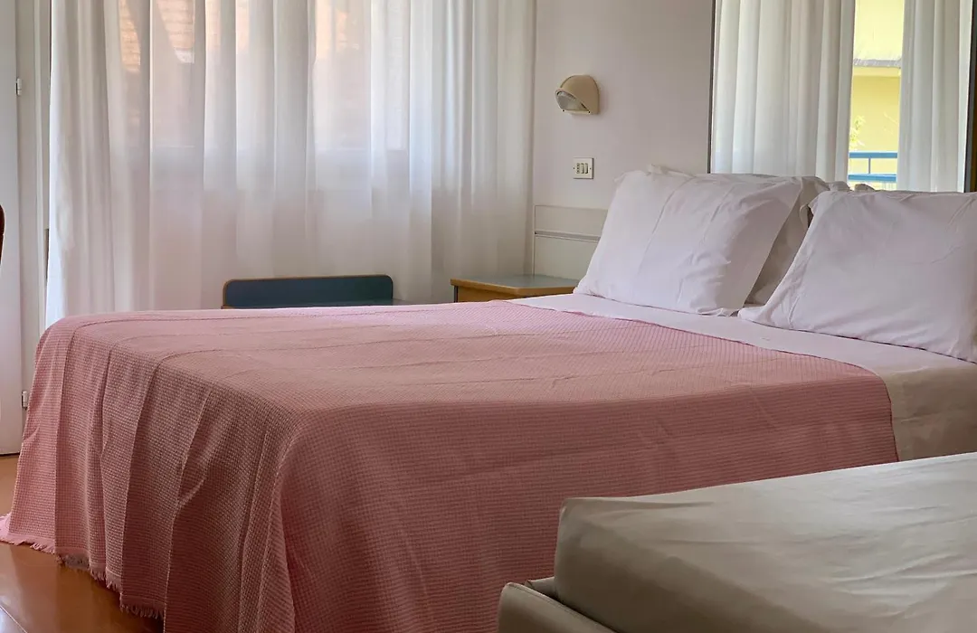 Hotel Solitude-1