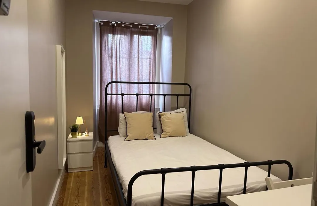 Bohemian Stay Central Lisbon Rooms-1