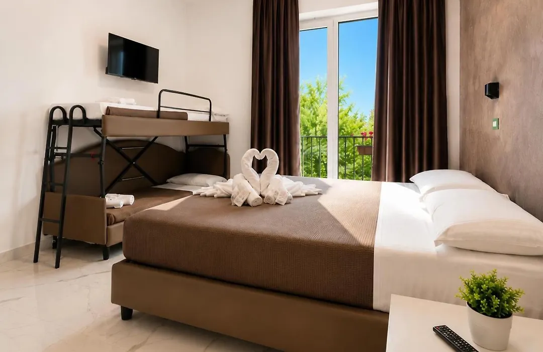 Hotel Lorenzo-1