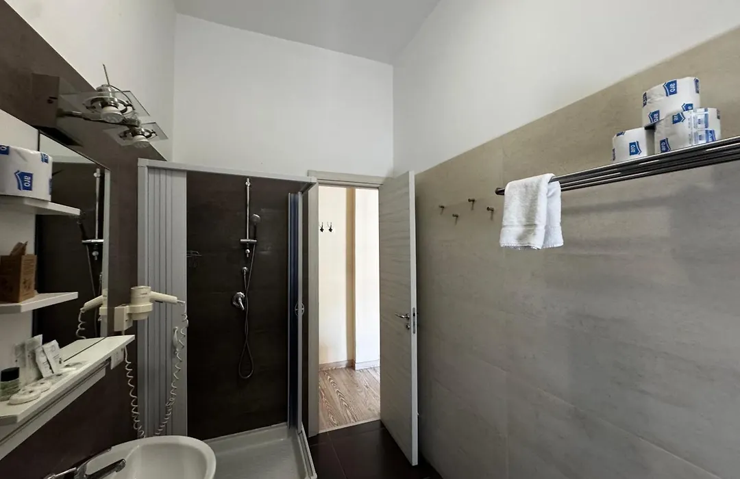 4Rooms Guest House Free Wi-Fi-1
